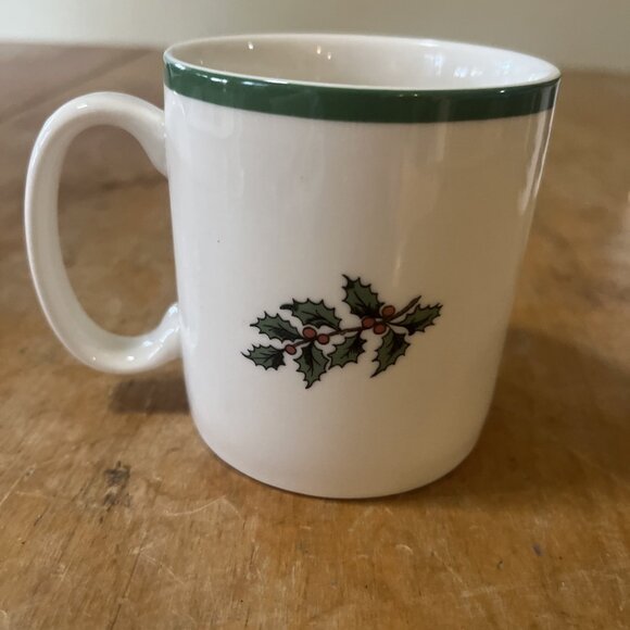 Spode Christmas Tree Coffee Cups Mugs Set of 3 S3324-A24 Holiday - Picture 5 of 8